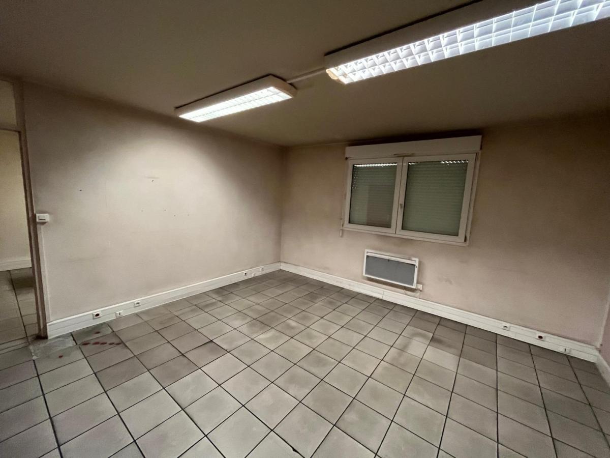 autre - 850 m² - Dole